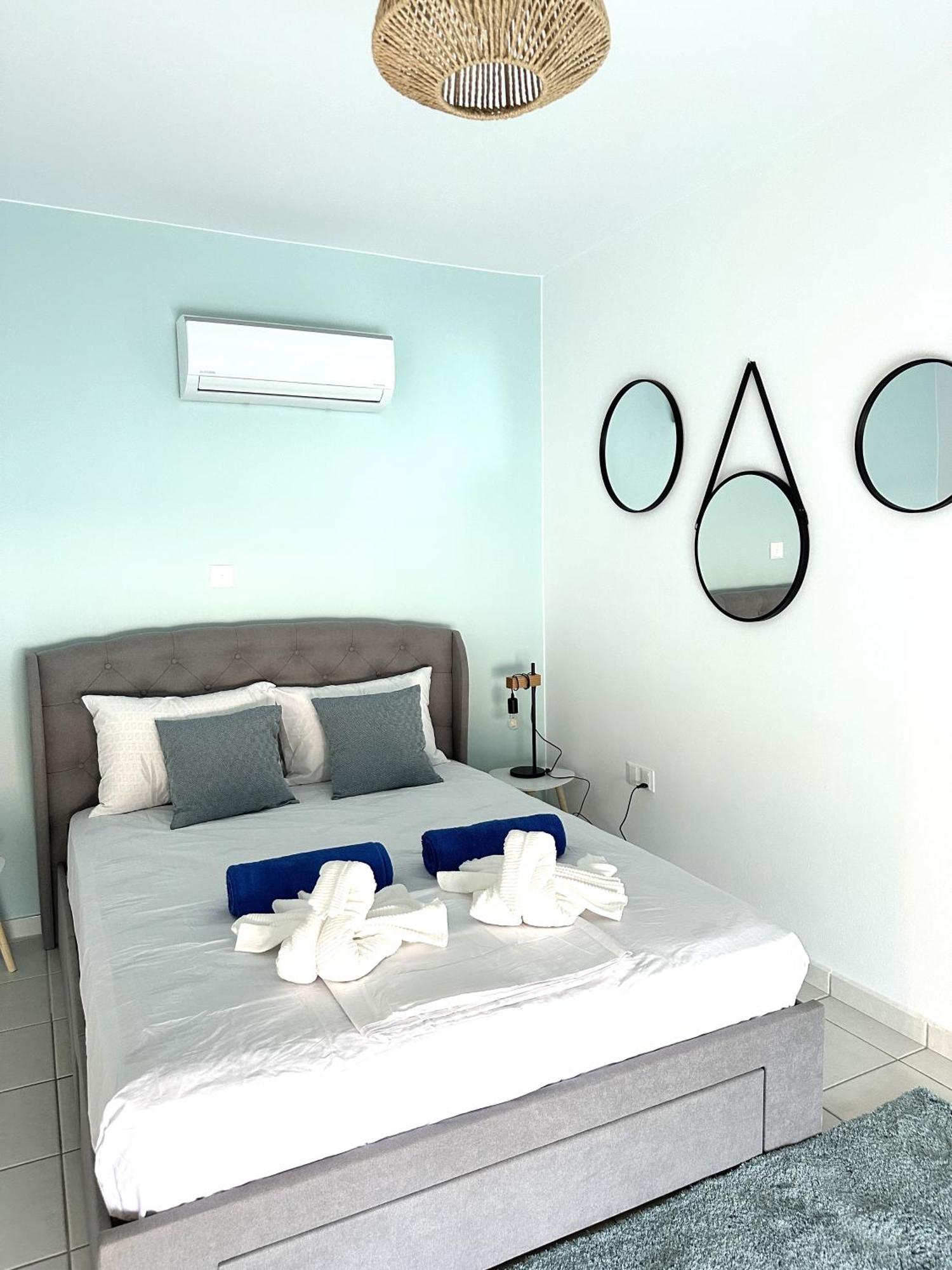 H&O Golden Sun Suite Paphos Exterior foto